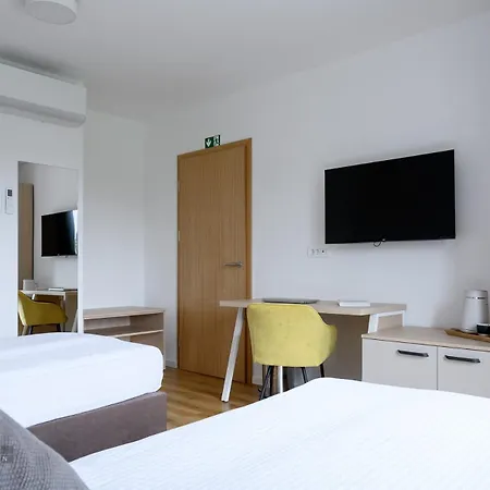 Hisa Janko דולנז'סקה טופליסה